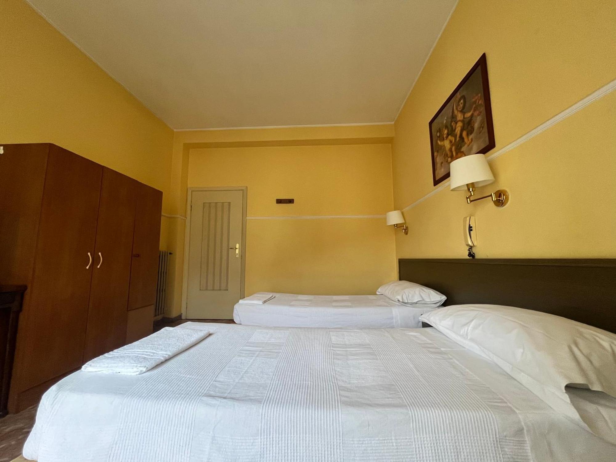 Hotel Parini سيسانو بوسكون المظهر الخارجي الصورة
