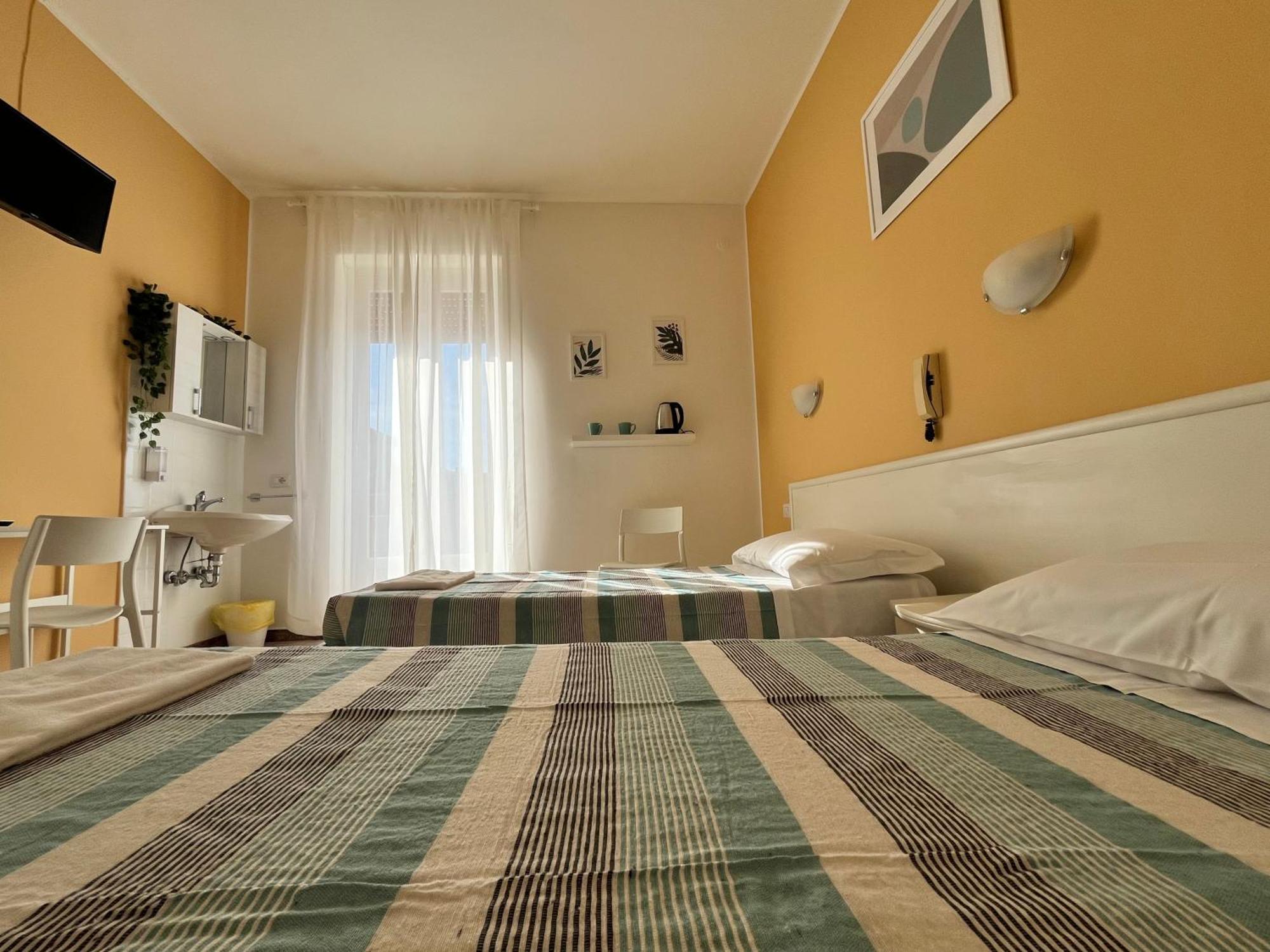 Hotel Parini سيسانو بوسكون المظهر الخارجي الصورة