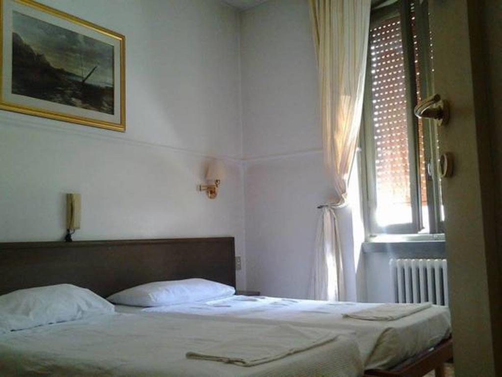 Hotel Parini سيسانو بوسكون المظهر الخارجي الصورة